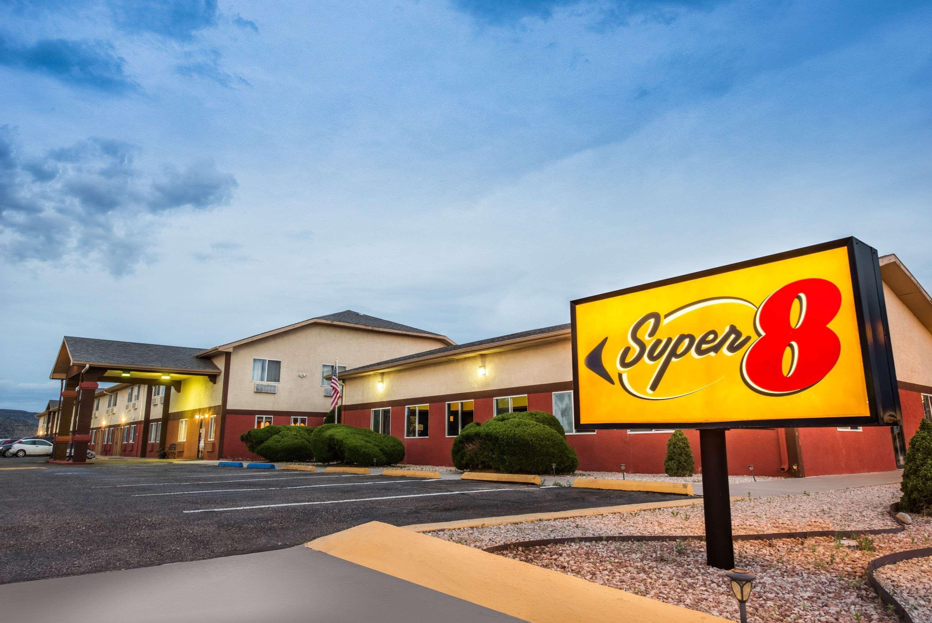 Super 8 By Wyndham Grants Exterior foto
